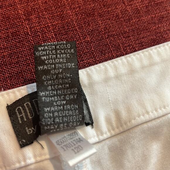 Additions By Chico's Women’s Casual Vacation White Bermuda Shorts Sz 2 (12) L - Picture 6 of 7